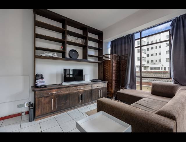0.5 BEDROOM APARTMENT TO LET IN RONDEBOSCH